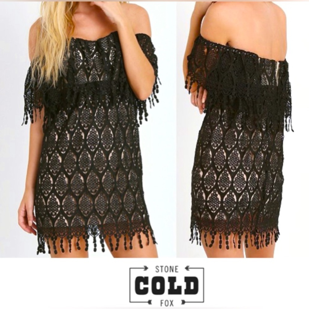 Stone Cold Fox lowa Off The Shoulder Lace Dress
Black Size Medium / Large